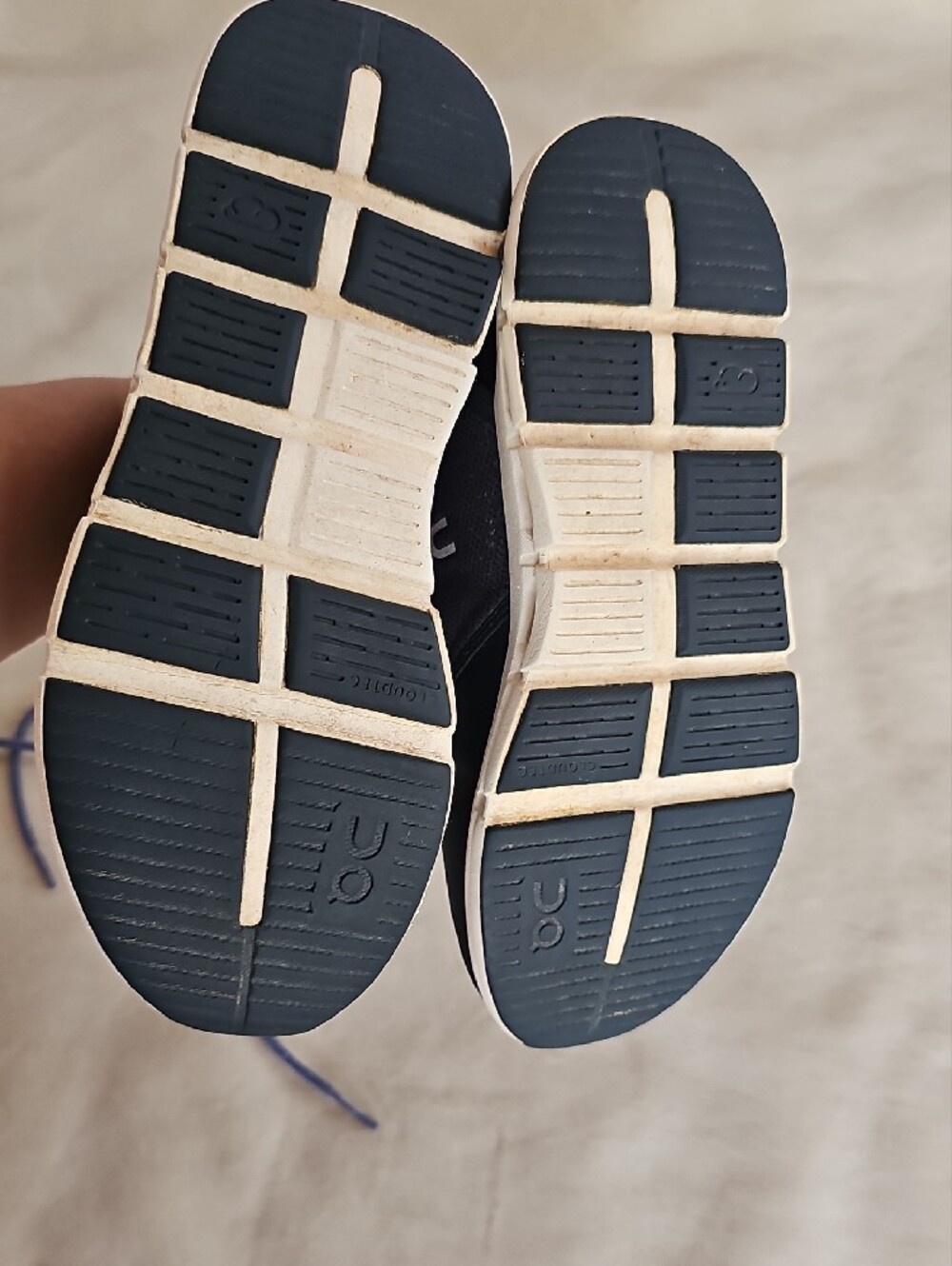 On Running Kid's Athletic Shoes in Navy with Cream Sole - Picture 4 of 7